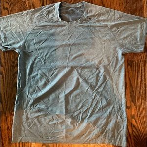 Lululemon athletica t-shirt